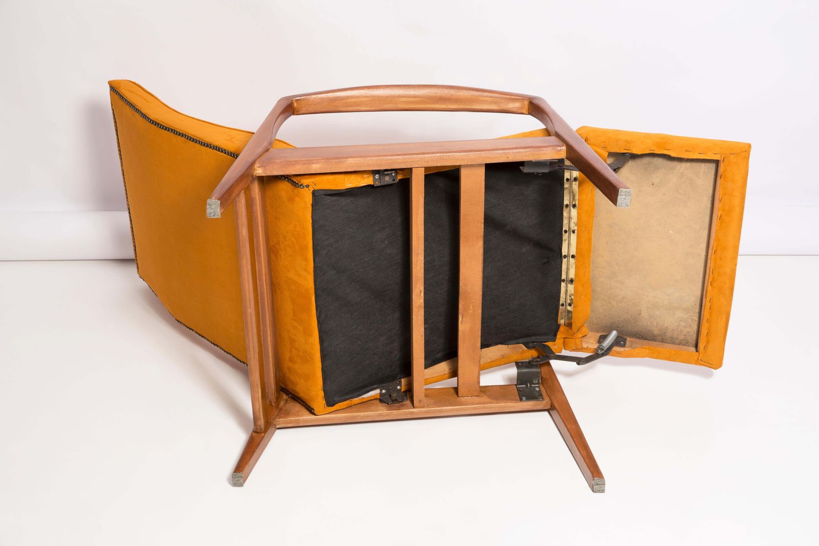 photo vinterior 20th Century Yellow Fold Out Armchair, Europe, 1960s