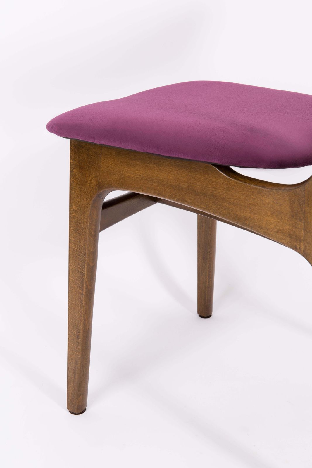 photo furniture Set Of Four 20th Century Plum Velvet Rajmund Halas Chairs, 1960s