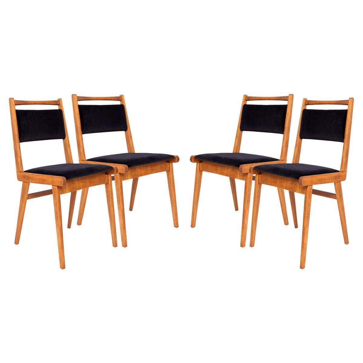 Set Van Vier 20e Eeuwse Zwartfluwelen Stoelen, Polen, Ca. Jaren 1960