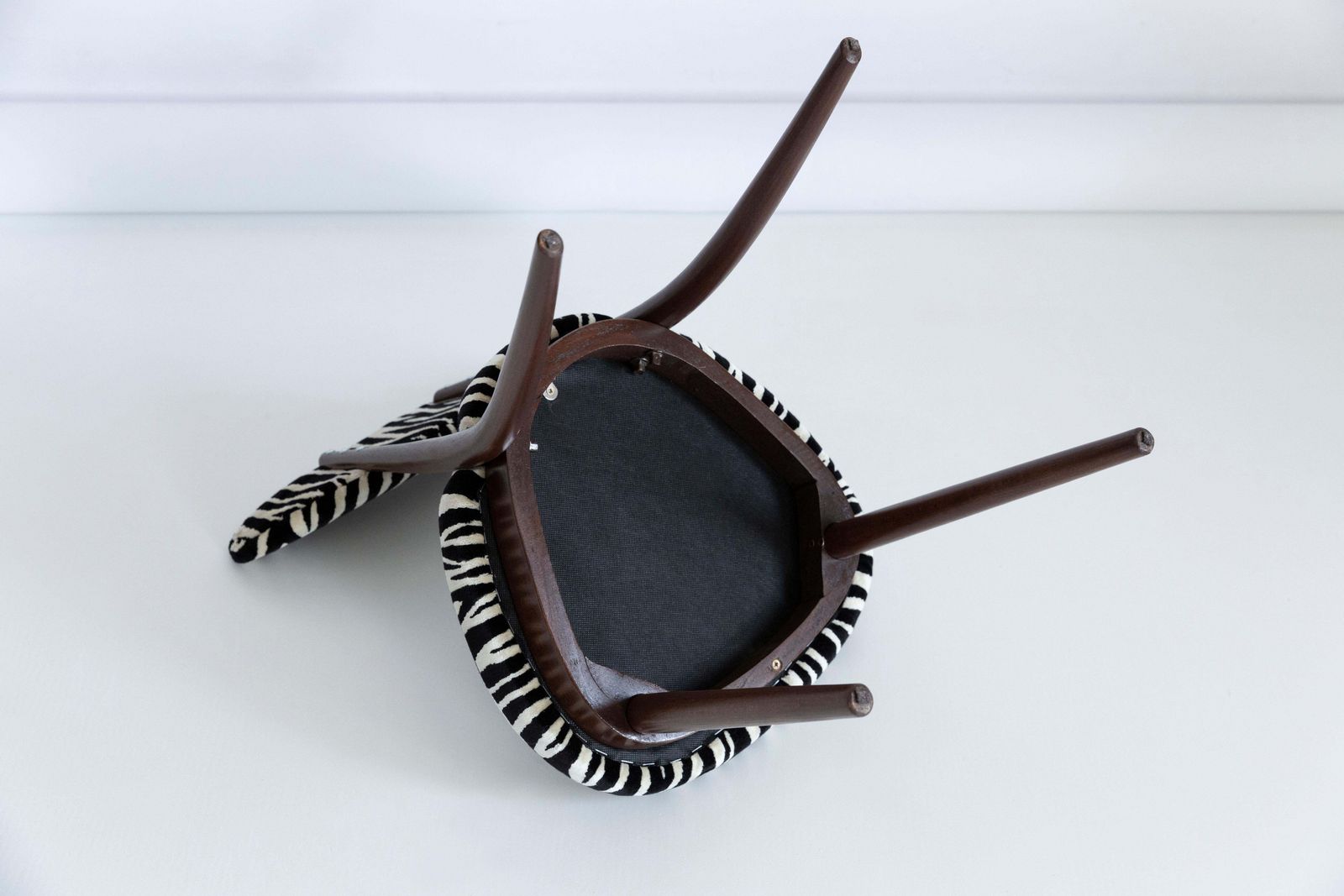 photo buy Set Of Two Midcentury Zebra Black And White Heart Chairs, Poland, 1960s