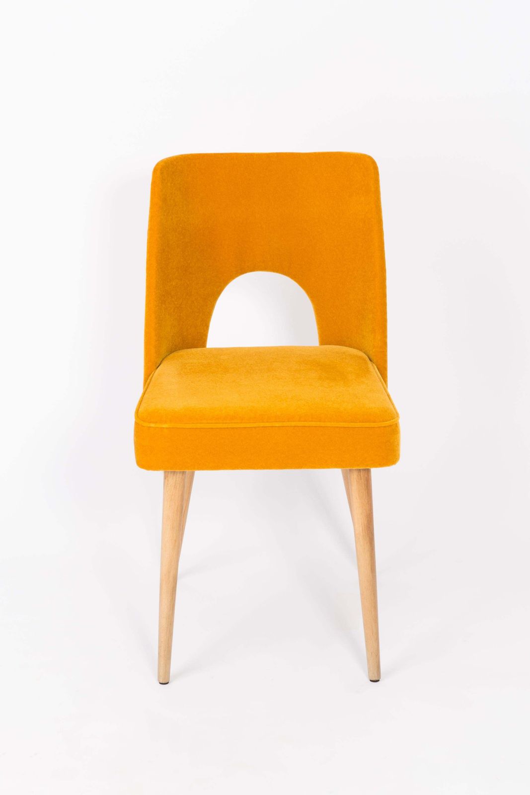 photo vintage Set Of Four Mustard Yellow Velvet 'Shell' Chairs, 1960s