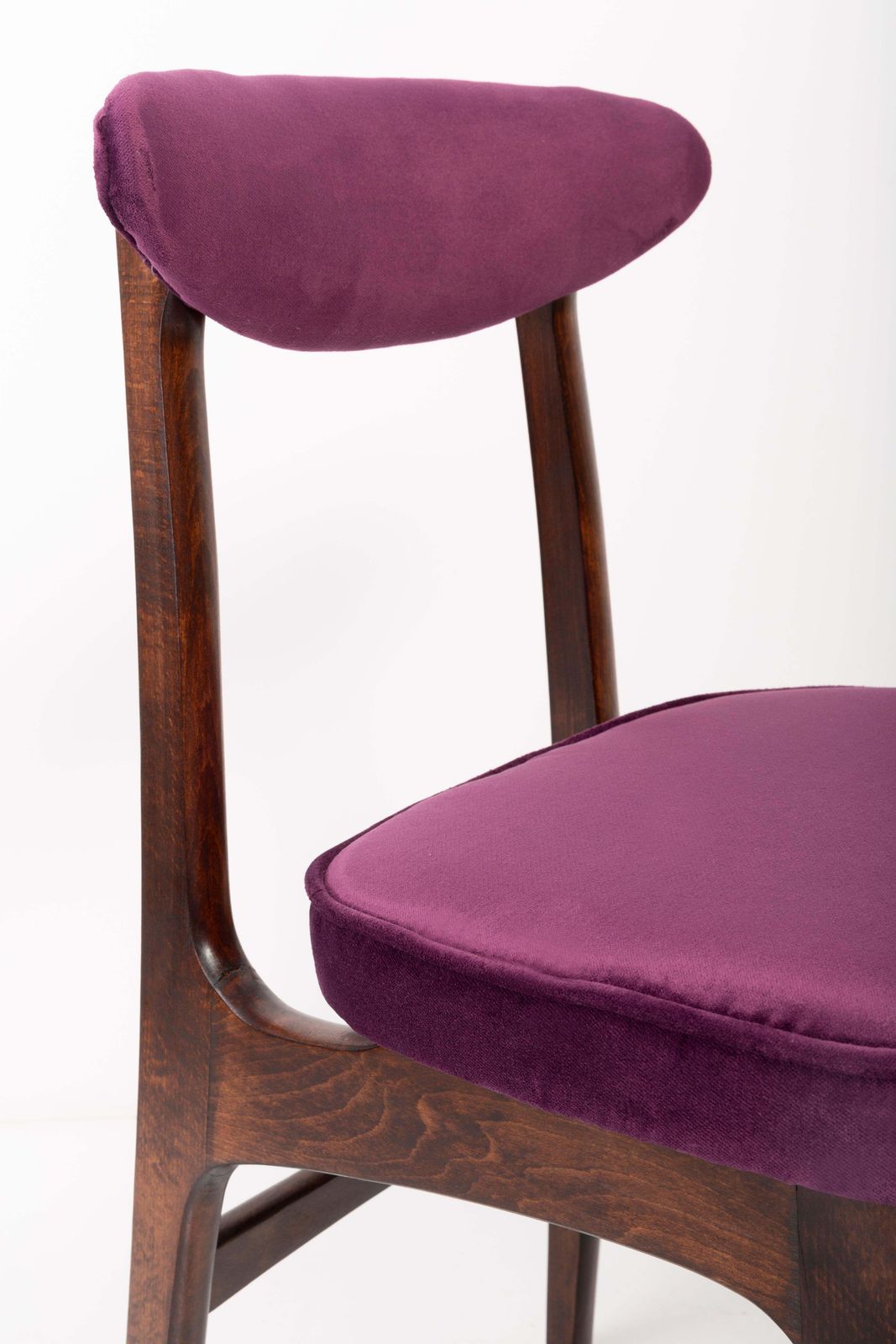 photo furniture Set Of Four 20th Century Plum Violet Velvet Rajmund Halas Chairs, 1960s