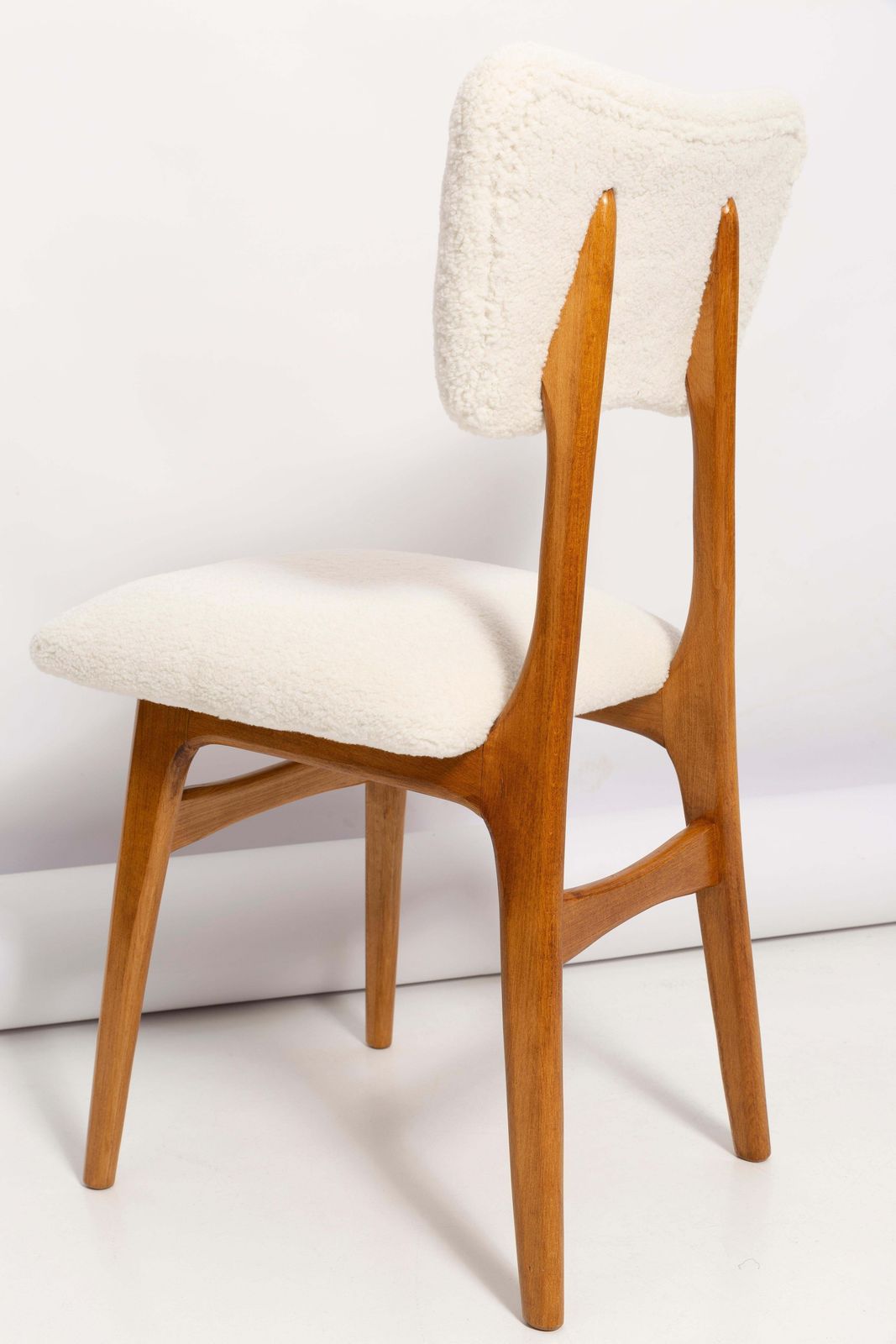 595.0 Mid Century Butterfly Dining Chair, Light Creme Boucle, Poland, 1960s photo