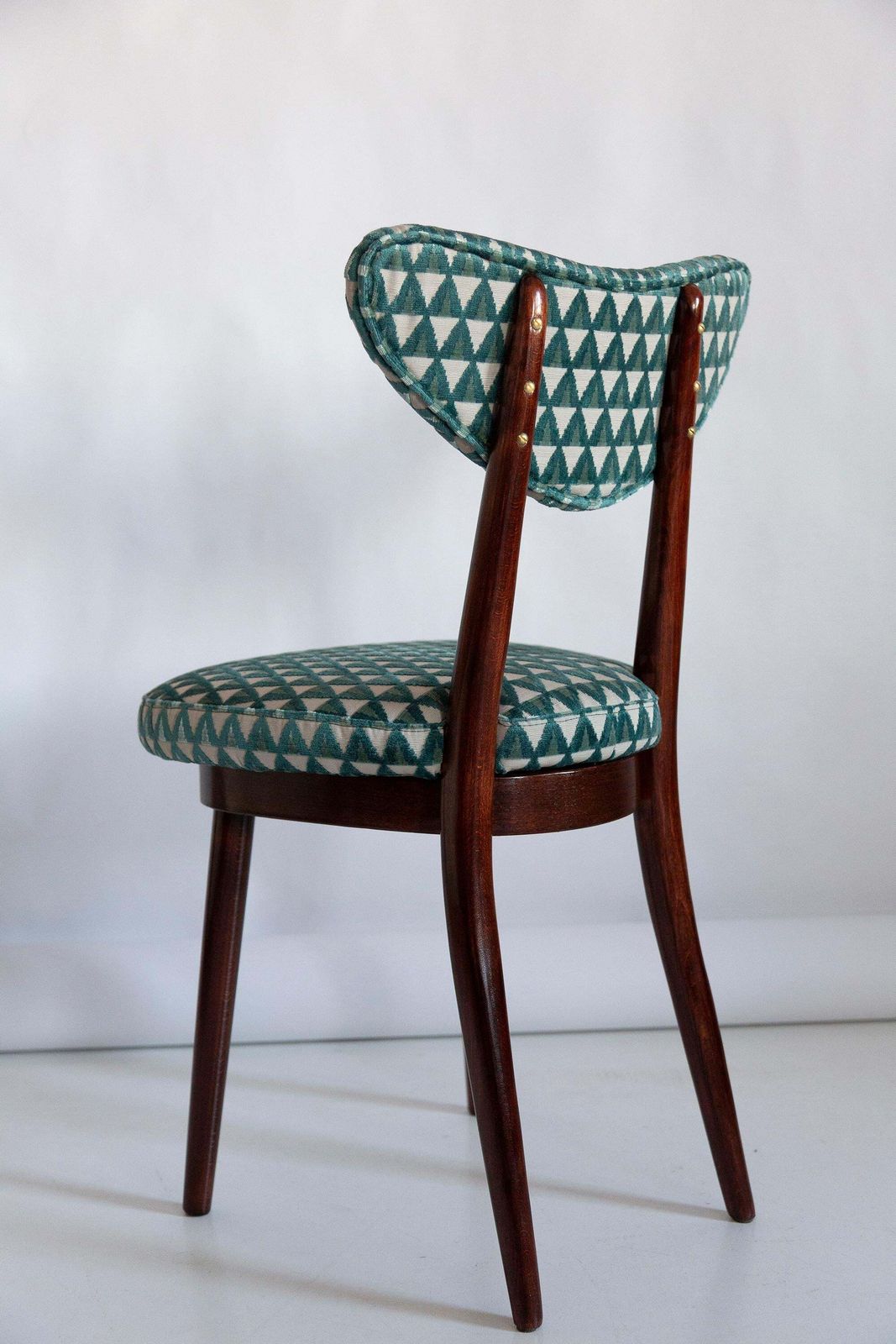 595.0 Mid Century Heart Chair In Amuleto Green Velvet, Europe, 1960s photo