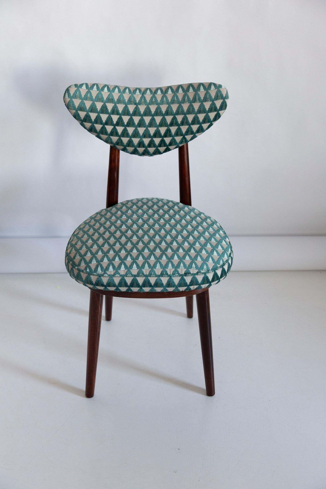 photo buy Mid Century Heart Chair In Amuleto Green Velvet, Europe, 1960s