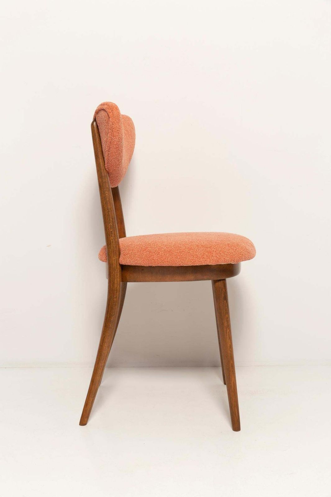 Meubels Set Van Vier Mid Century Oranje Fluwelen Stoelen Met Hartvorm, Europa, Jaren 1960 photo