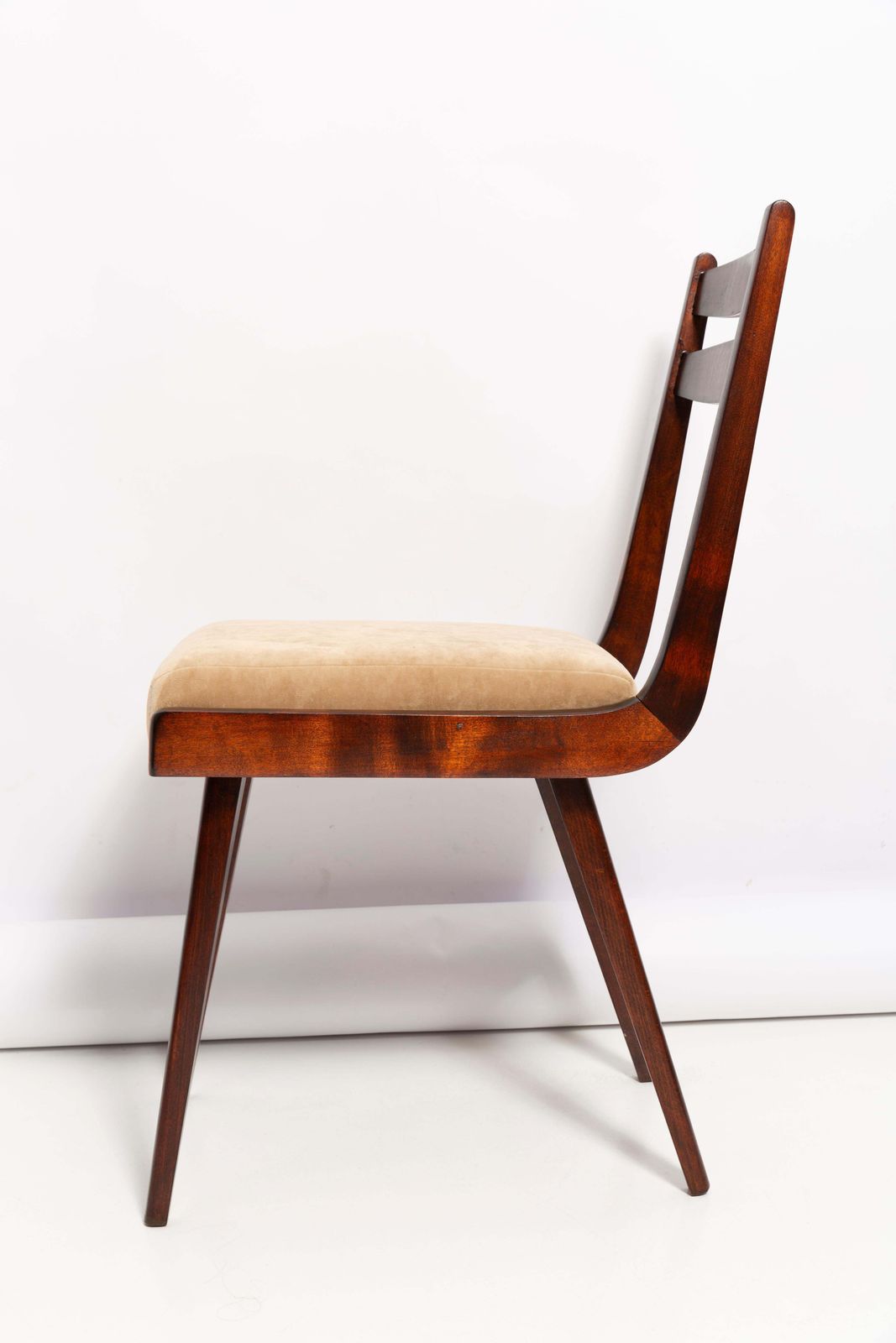 2381.0 Set Van Vier Mid Century Gazelle II Stoelen In Beige Hout, Europa, Ca. Jaren 1960 photo
