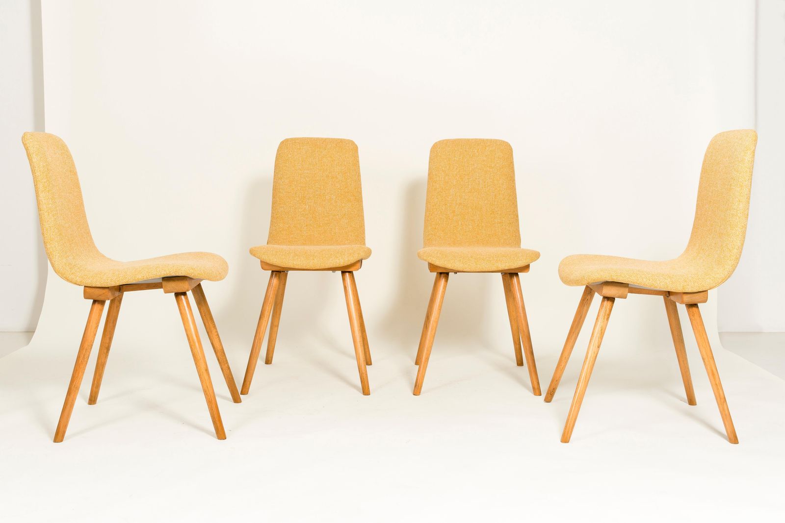 Set Van Zes Gele Vintage Stoelen Van Fameg, Ca. Jaren 1960, Polen photo furniture