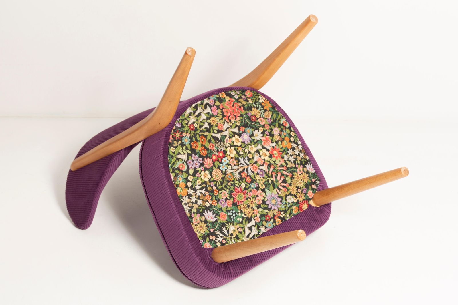 photo vintage Midcentury Style Violet Velvet Club Chair, By Vintola Studio, Europe, Poland