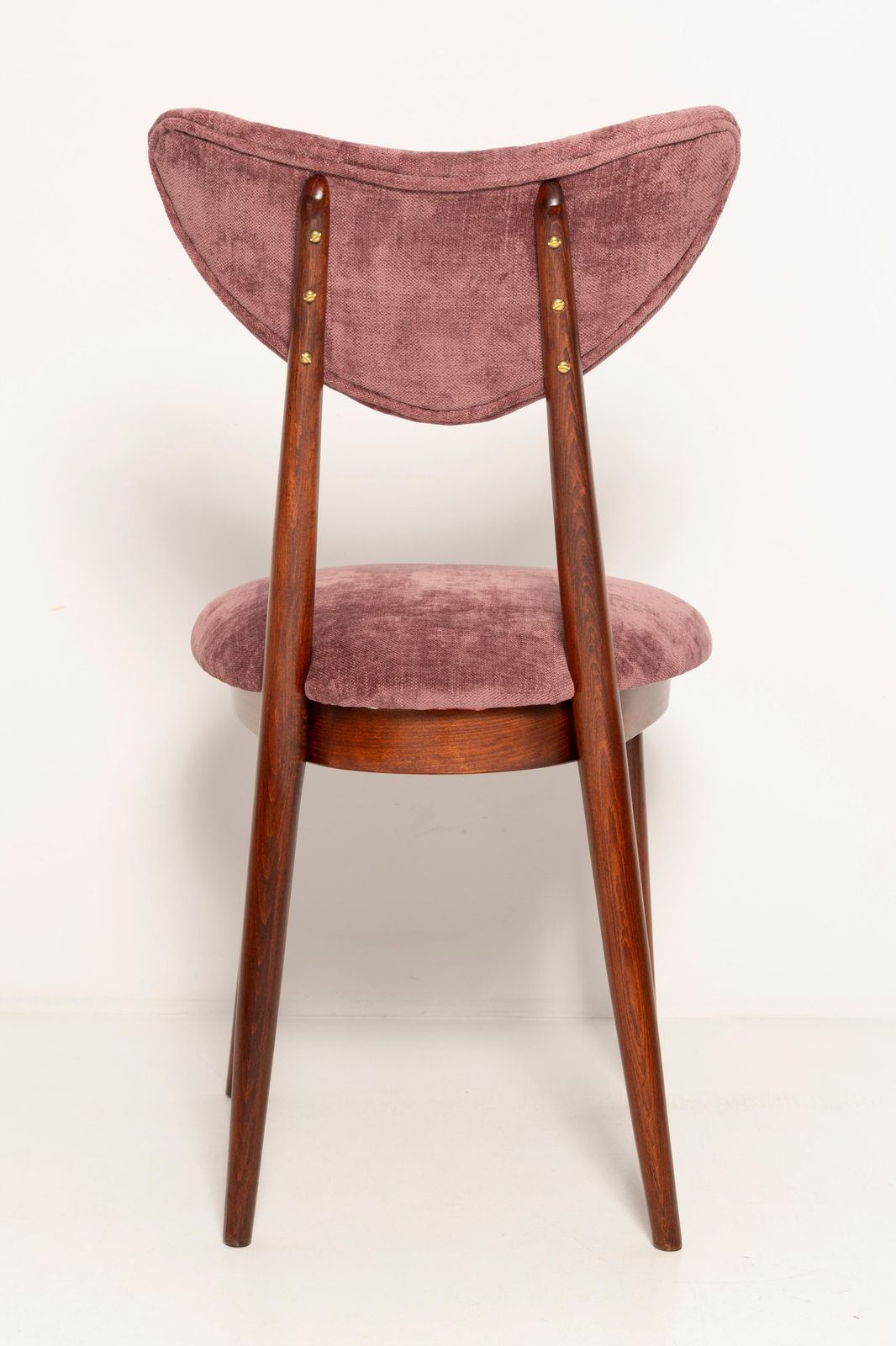 3061.0 Set Van Zes Mid Century Bordeauxroze Fluwelen Hartstoelen, Europa, Jaren 1960 photo