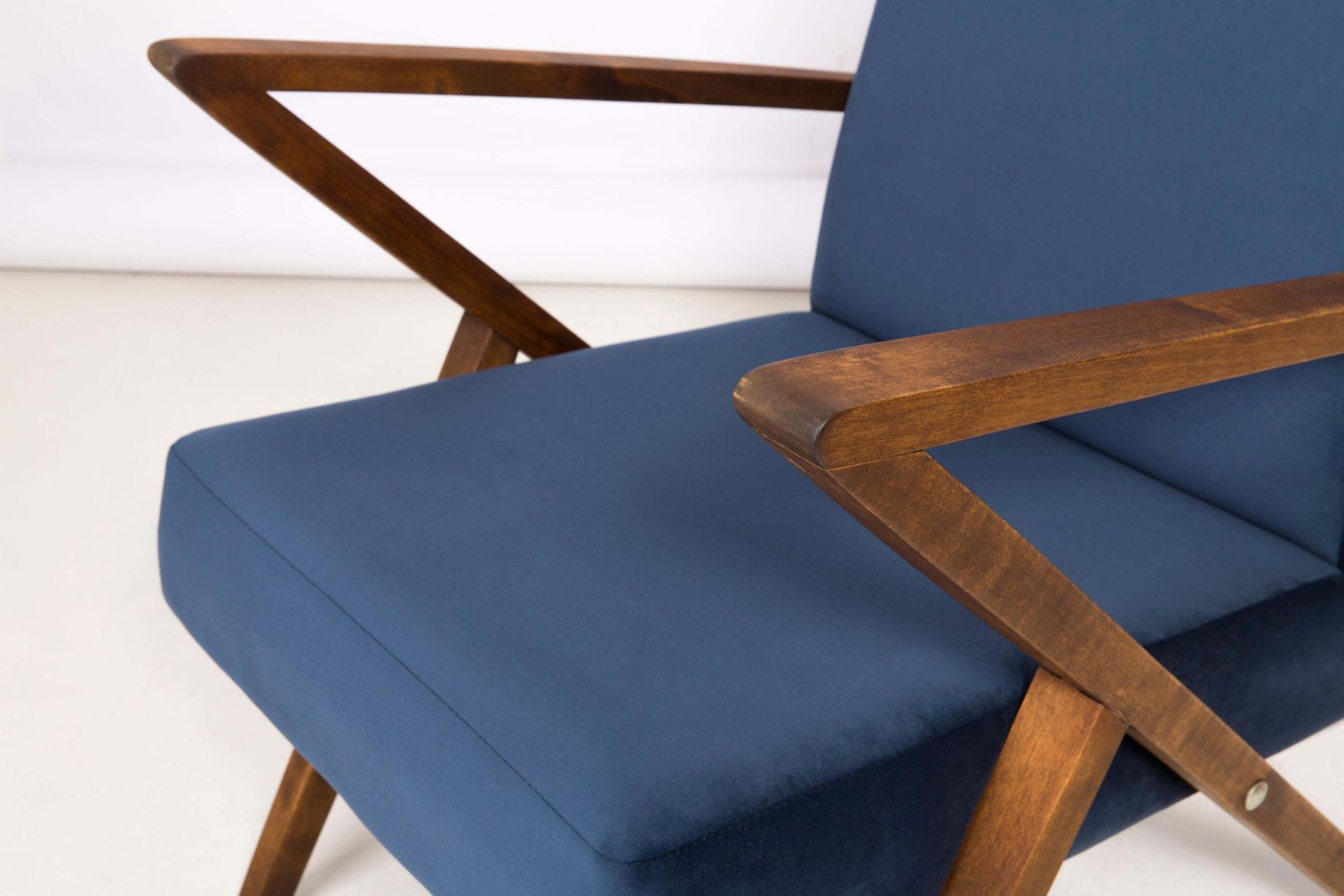 photo vinterior Pair Of 20th Century Unique Zet Armchairs, Navy Velvet, 1970s, Poland