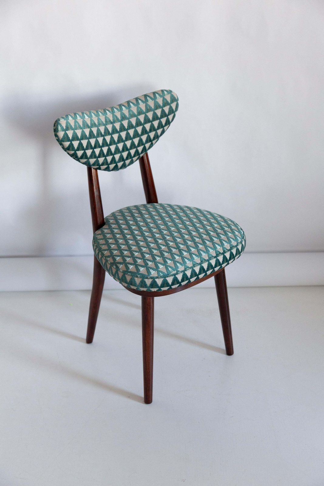 Set Of Six Mid Century Heart Chairs In Amuleto Green Velvet, Europe, 1960s photo vintage