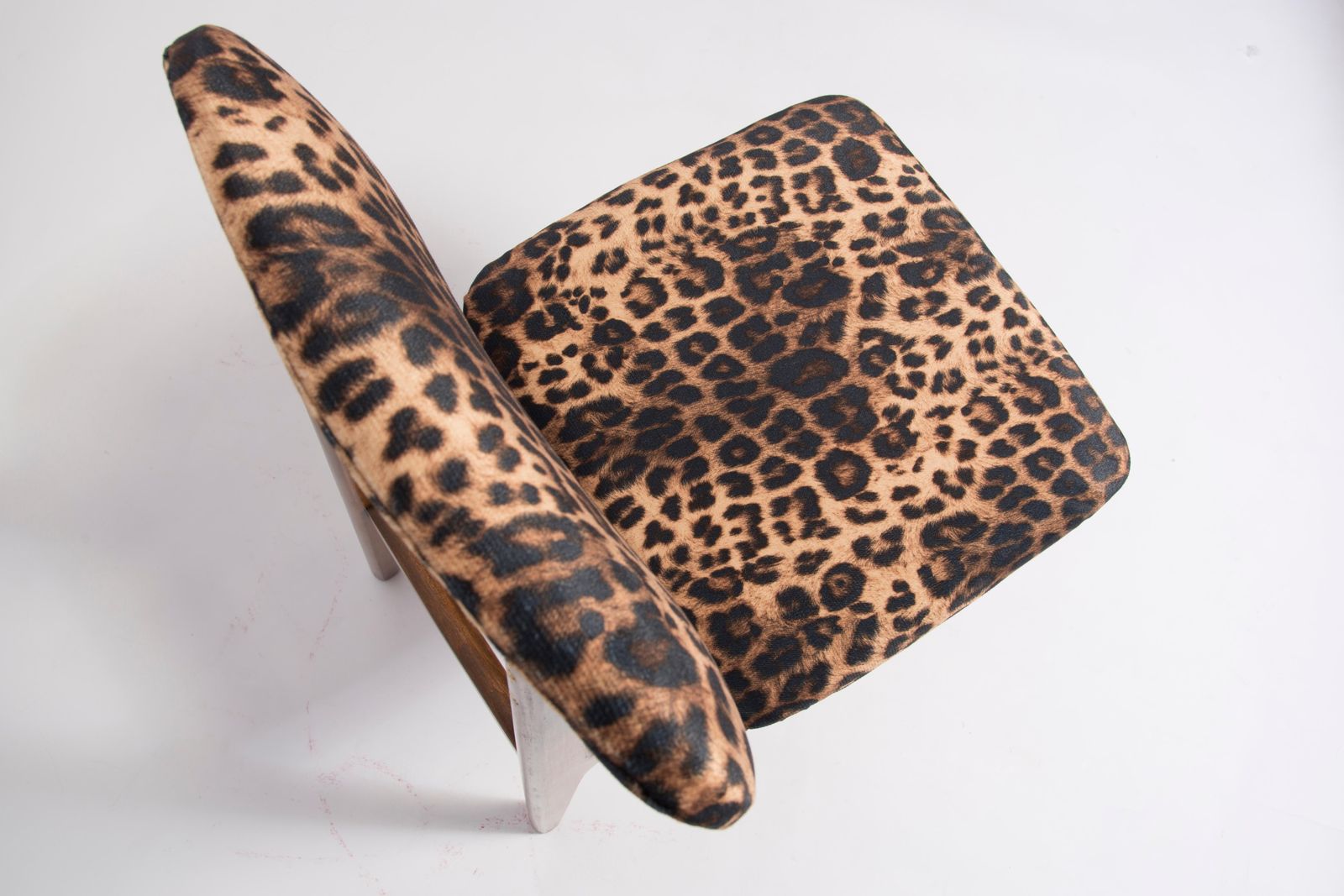 photo vinterior Six Mid Century Leopard Velvet Chairs, Walnut Wood, Rajmund Halas, Poland, 1960s