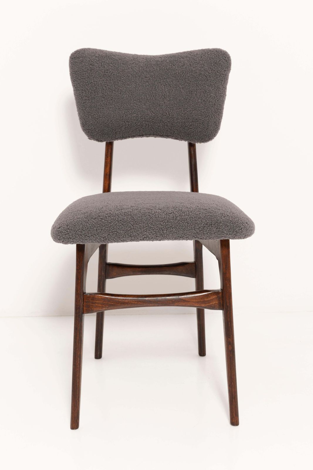 Meubels Set Van Acht 20e Eeuwse Stoelen Met Donkergrijze Bouclébekleding, Europa, Jaren 1960 photo