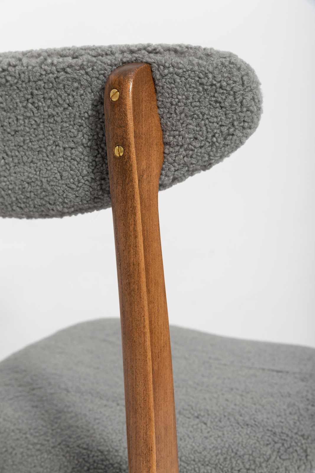 Set Van Acht Mid Century Stoelen Met Grijze Bouclébekleding Van Rajmund Halas, Polen, Jaren 1960 photo vintage