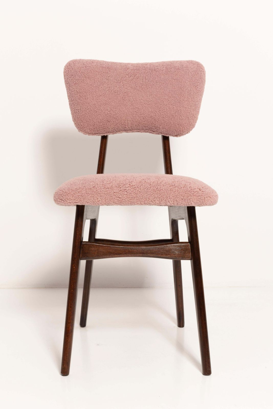 photo vintage Set Of Eight Mid Century Butterfly Dining Chairs, Pink Boucle, Europe, 1960s