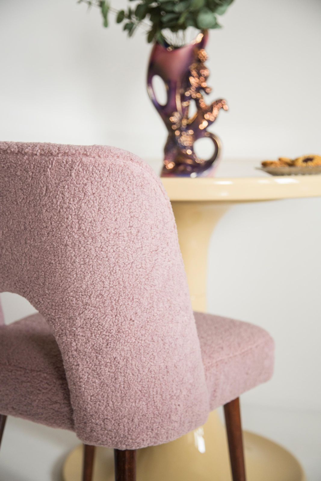 Set Of Eight Pink Boucle 'Shell' Chairs, Europe, 1960s photo 4762.0