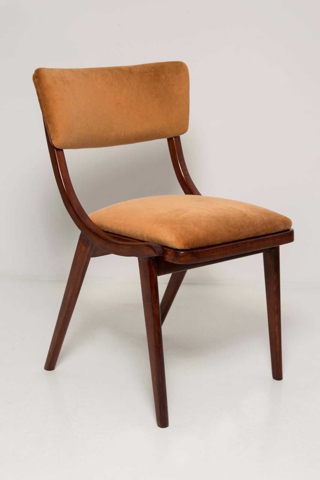Acht Mid Century Modern Bumerang Stoelen, Bruin Beige Velours, Polen, Jaren 1960 photo Meubels