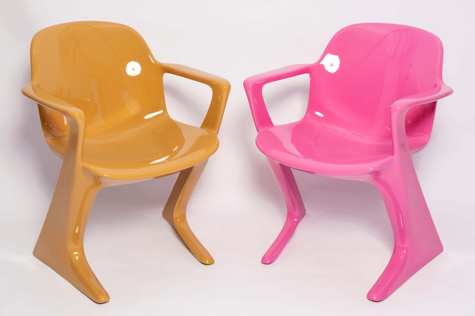 Set Van Vier Kangaroo Stoelen In Zandroze, Paars En Rood, Ernst Moeckl, Duitsland 1960 photo furniture