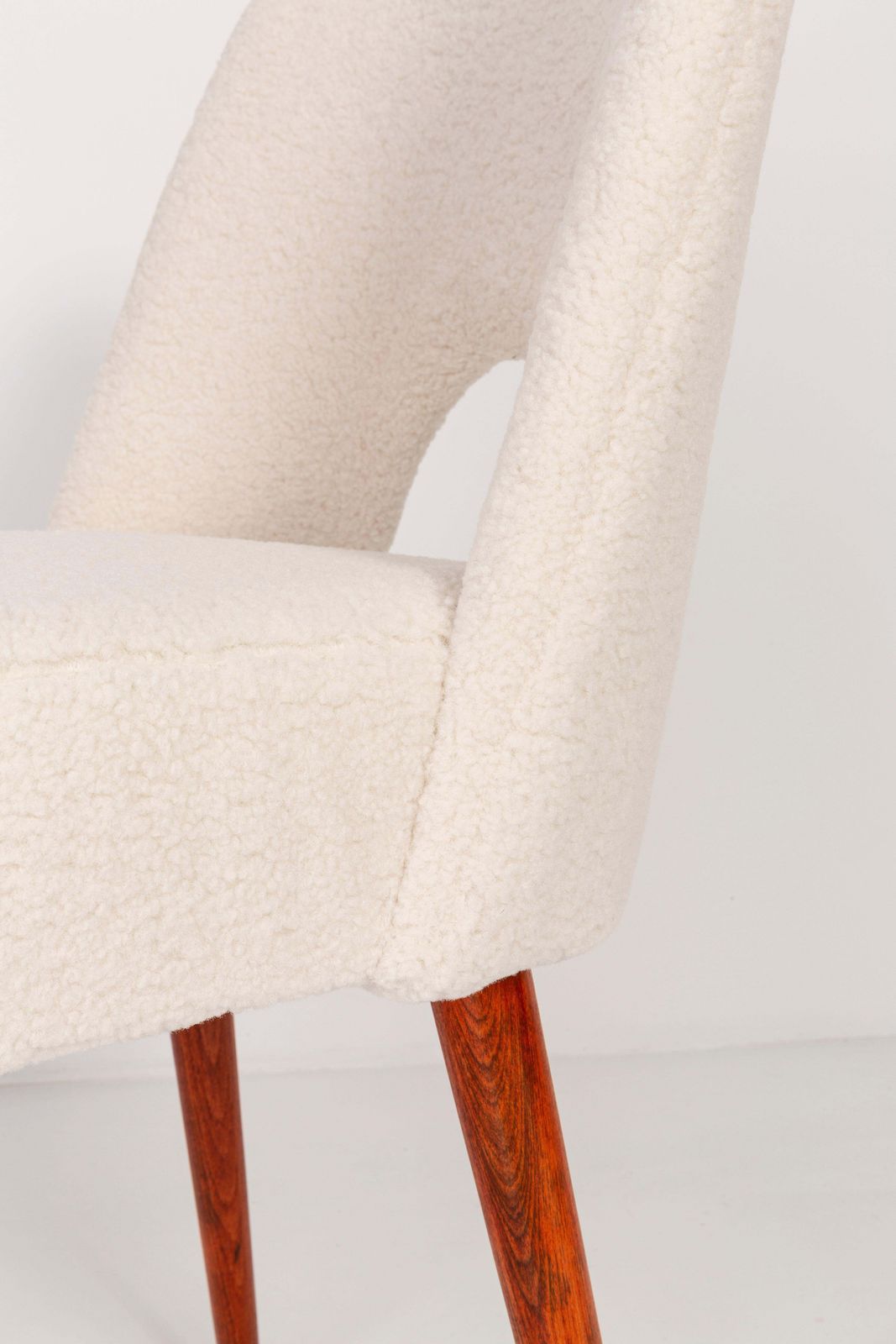 5945.0 Set Of Twelve Light Crème Boucle 'Shell' Chairs, 1960s photo