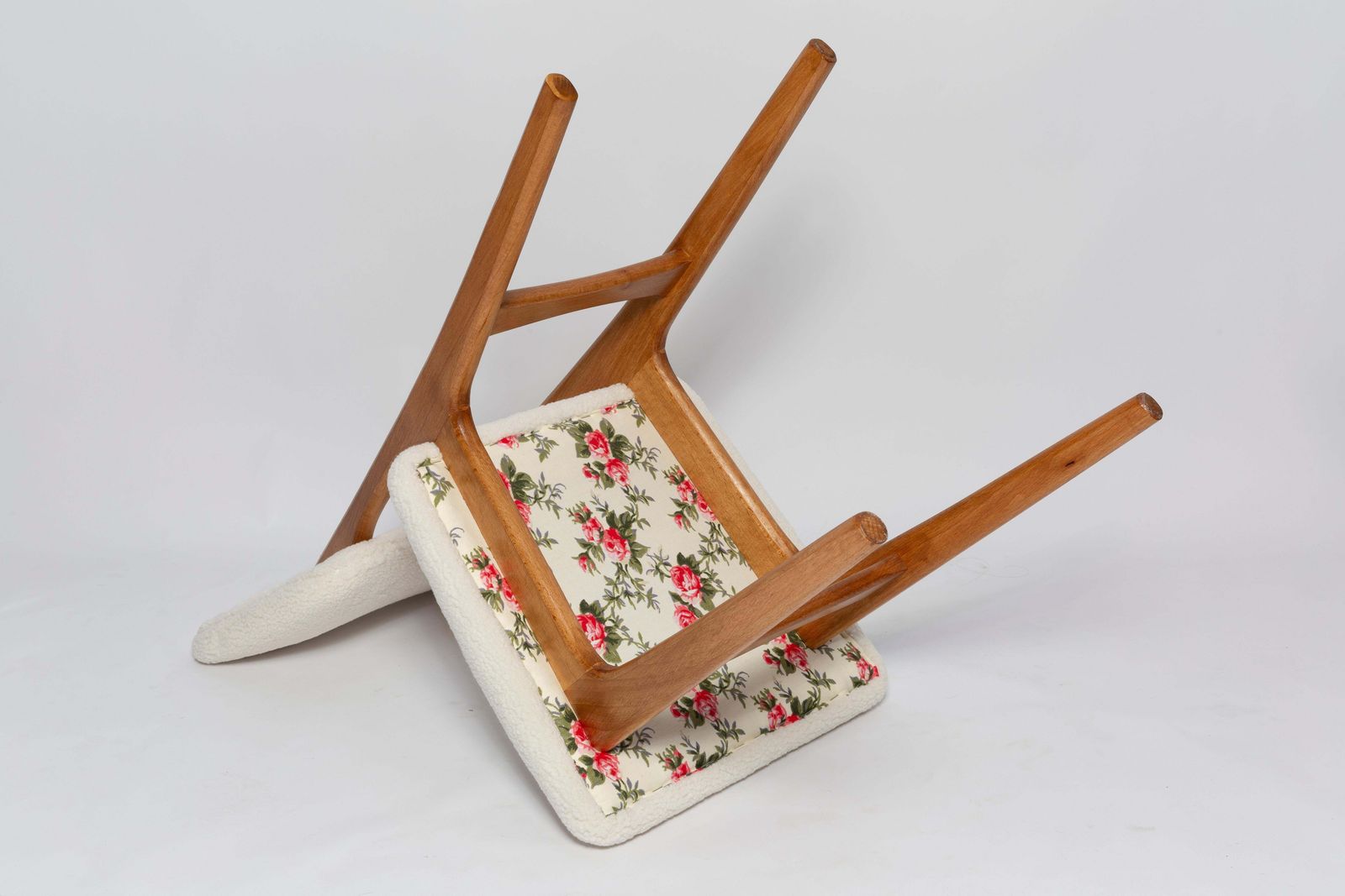 Furniture Set Of Twelve Mid Century Butterfly Chairs, Boucle, Light Wood, Europe, 1960s photo