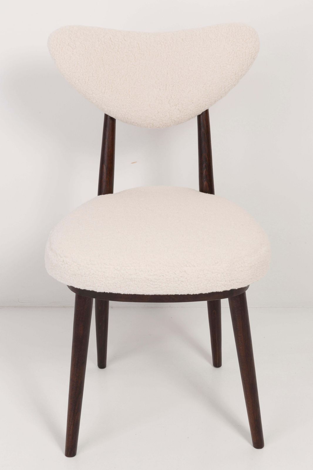 Set Van Zestien Lichte Bouclé Stoelen Met Hartvormige Rugleuning, Europa, Jaren 1960 photo buy