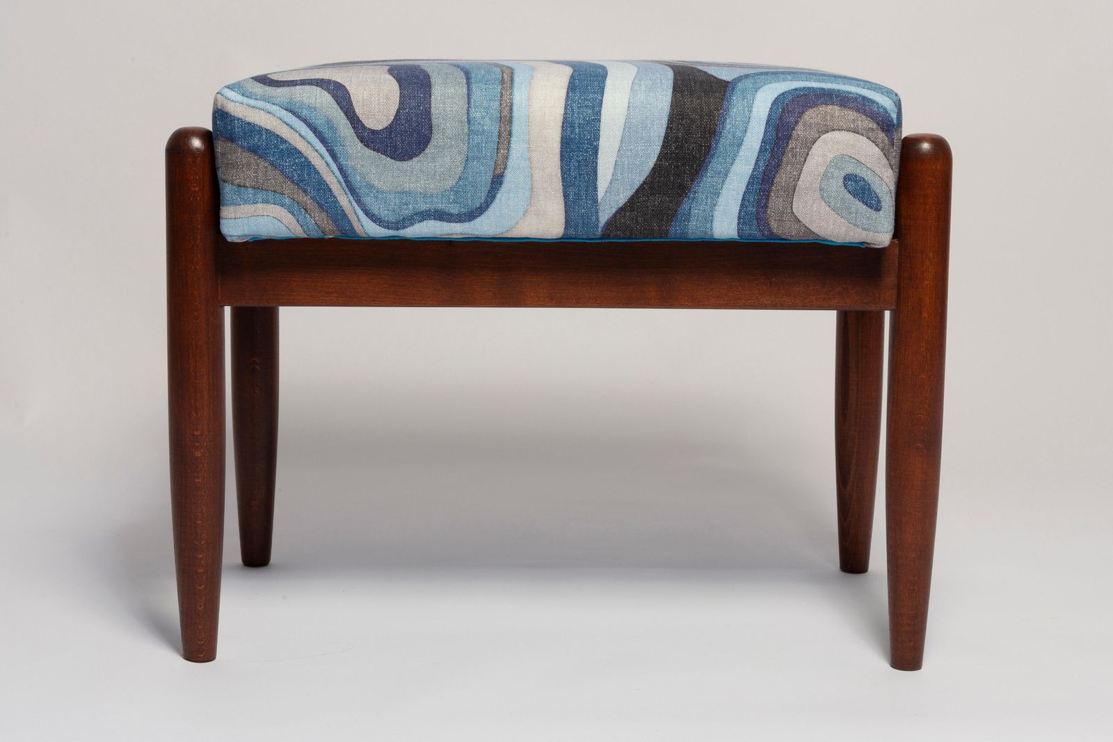Set Van Twee Blauwe Linnen Mid Century Gfm Krukken, Edmund Homa, Europa, Jaren 1960 photo Meubels