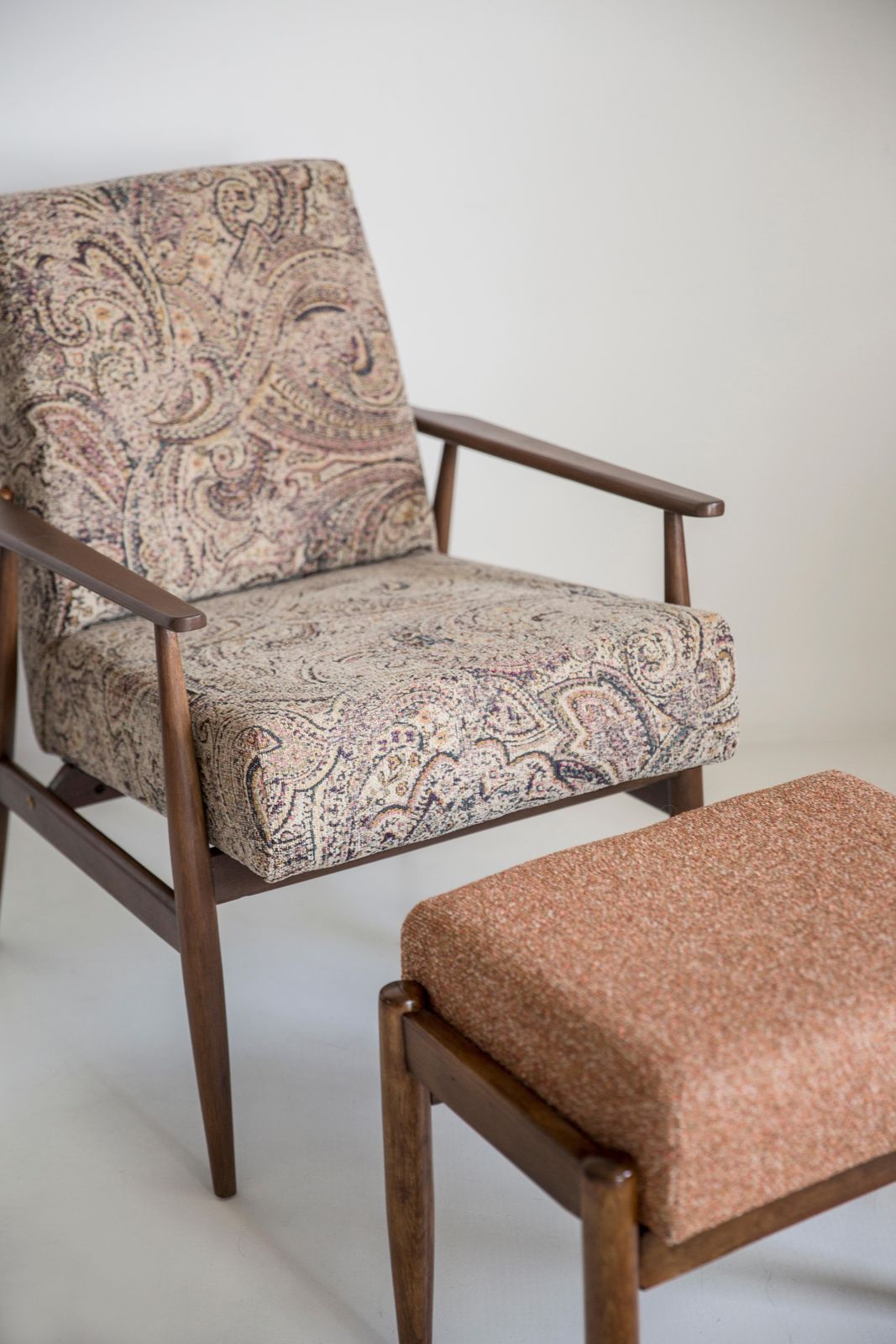 photo for sale Mid Century Vintage Beige Velvet Dante Fauteuil, H. Lis, Jaren 1960