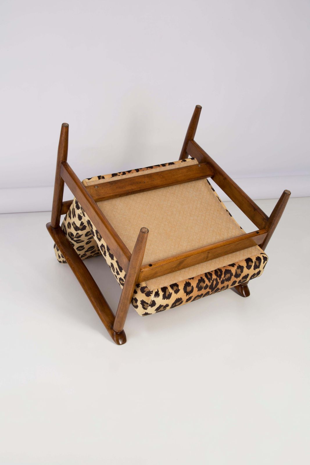 photo furniture Mid Century Luipaard Velvet Fauteuil, Hollywood Regency, Edmund Homa, Jaren 1960, Polen