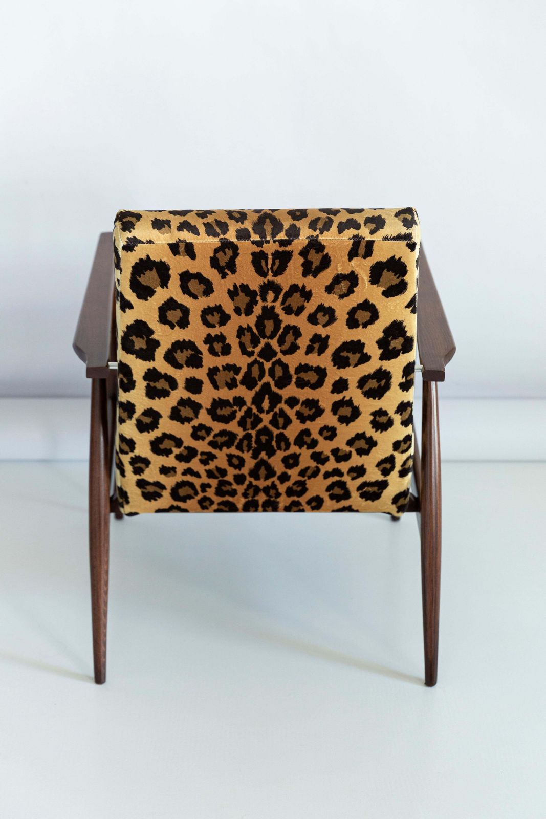 Midcentury Leopard Print Velvet Dante Armchair, H. Lis, 1960s photo vinterior