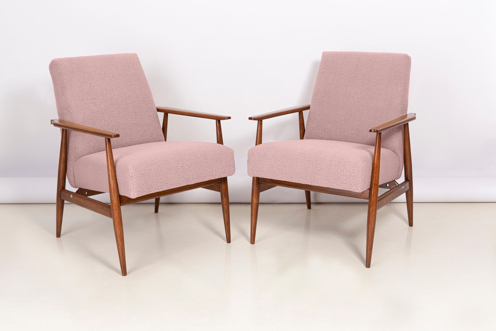 photo buy Dusty Pink Bouclé Dante Fauteuil, H. Lis, Europa, Jaren 1960