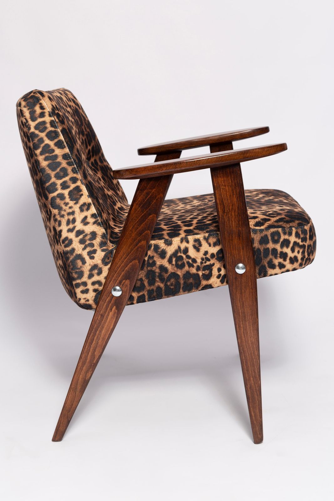 Mid Century 366 Fauteuil In Luipaardprint Fluweel, Jozef Chierowski, Europa Ca. Jaren 1960 photo buy