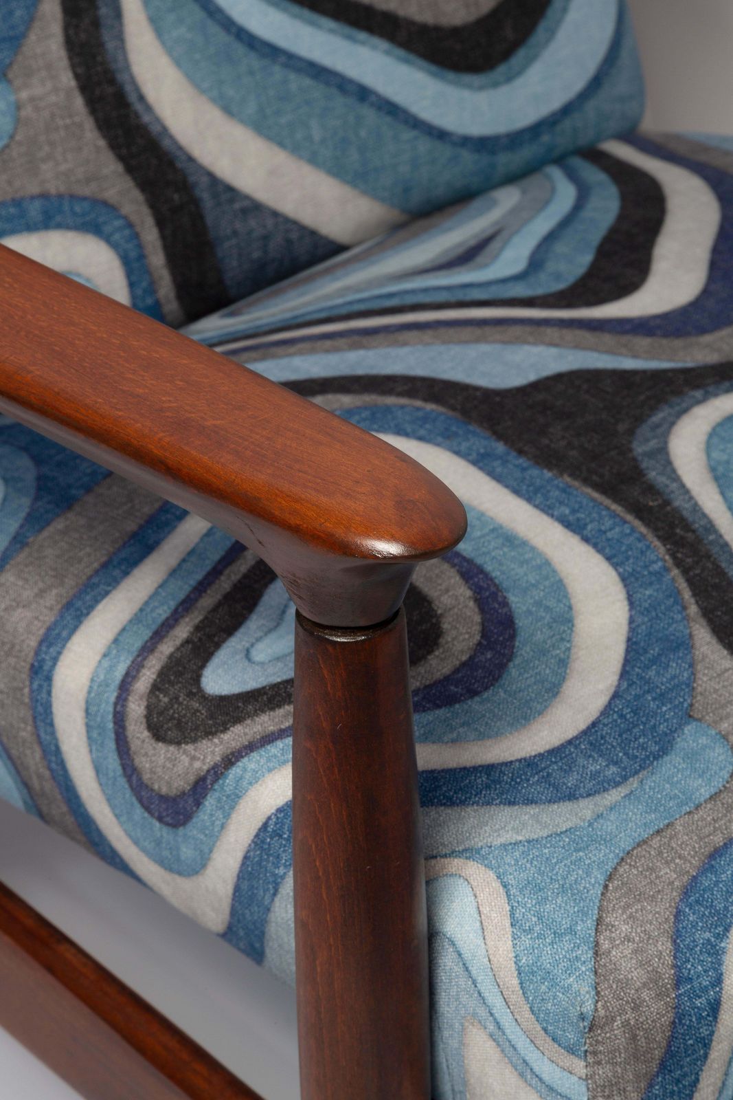 photo for sale Set Van Blauwe Linnen Mid Century Gfm64 Fauteuil En Bijbehorende Stoel, E. Homa, Europa, Ca. Jaren 1960