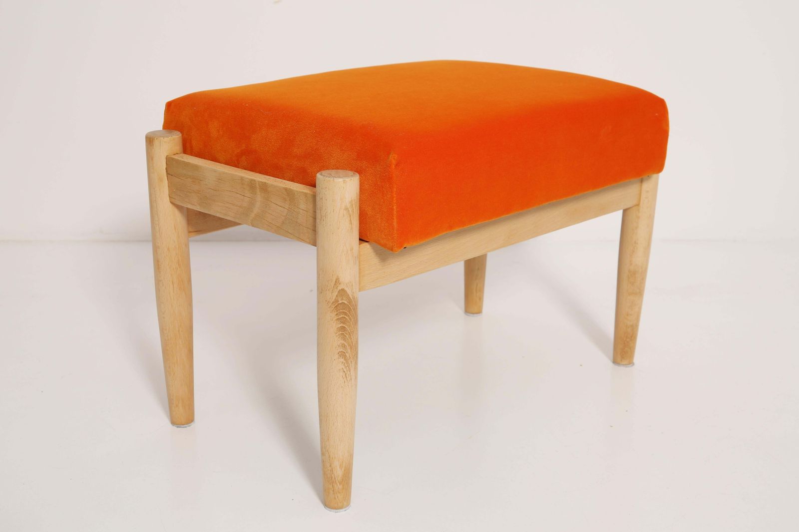 Paar Vintage Hocker In Oranje Fluweel, Edmund Homa, Ca. Jaren 1960 photo furniture