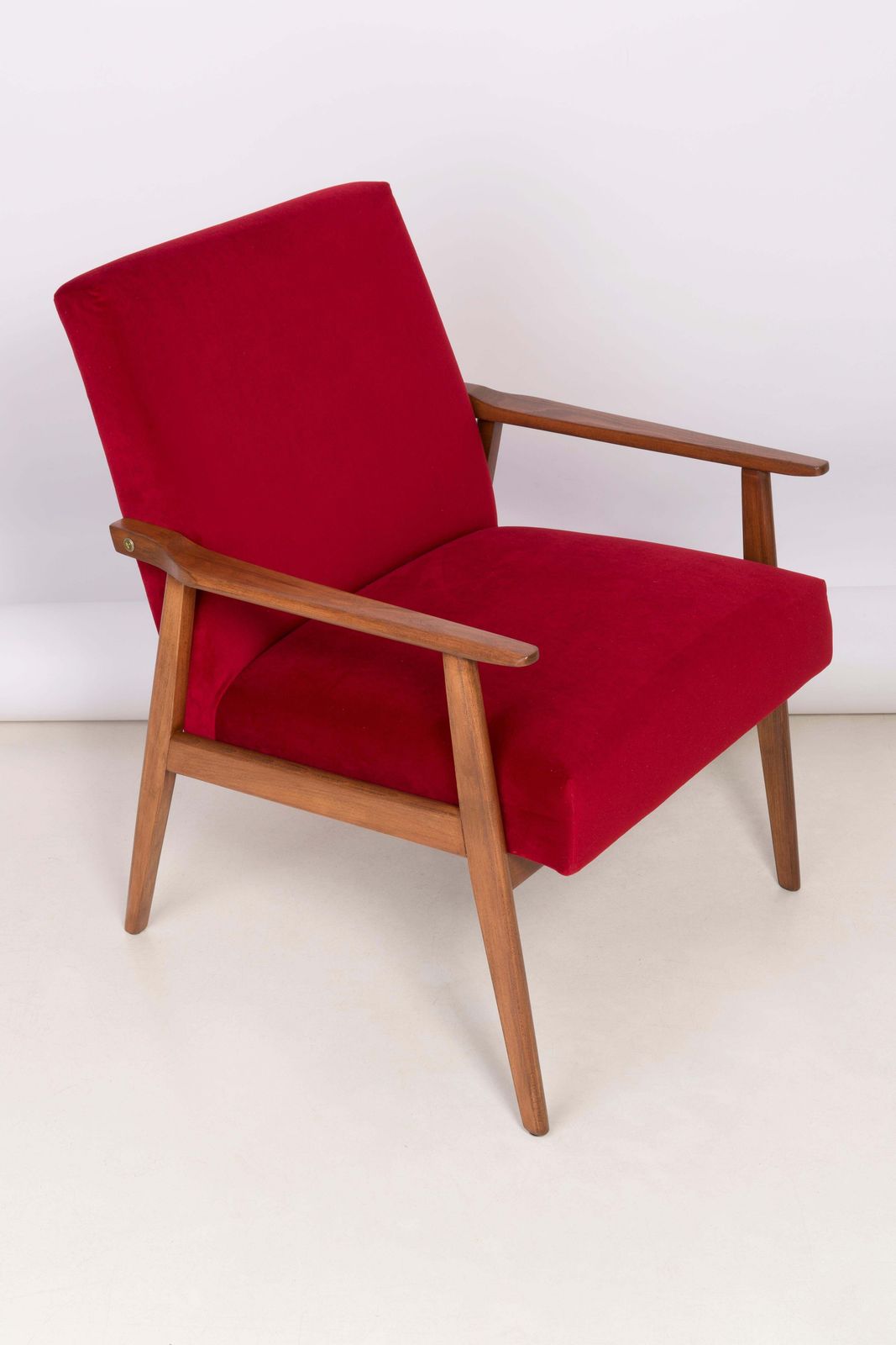 photo vinterior Midcentury Pair Of Red Velvet Dante Armchairs, 1960s