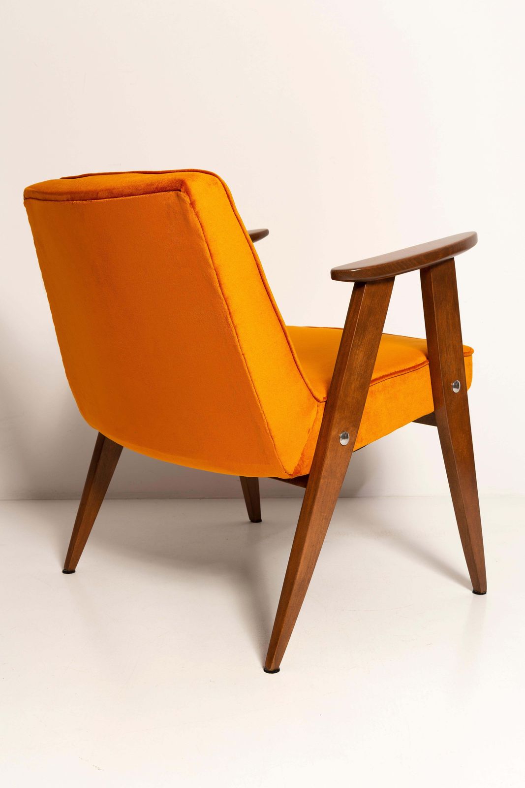 Pair Of Mid Century 366 Armchairs In Orange Velvet, Jozef Chierowski, Europe 1960 photo vintage