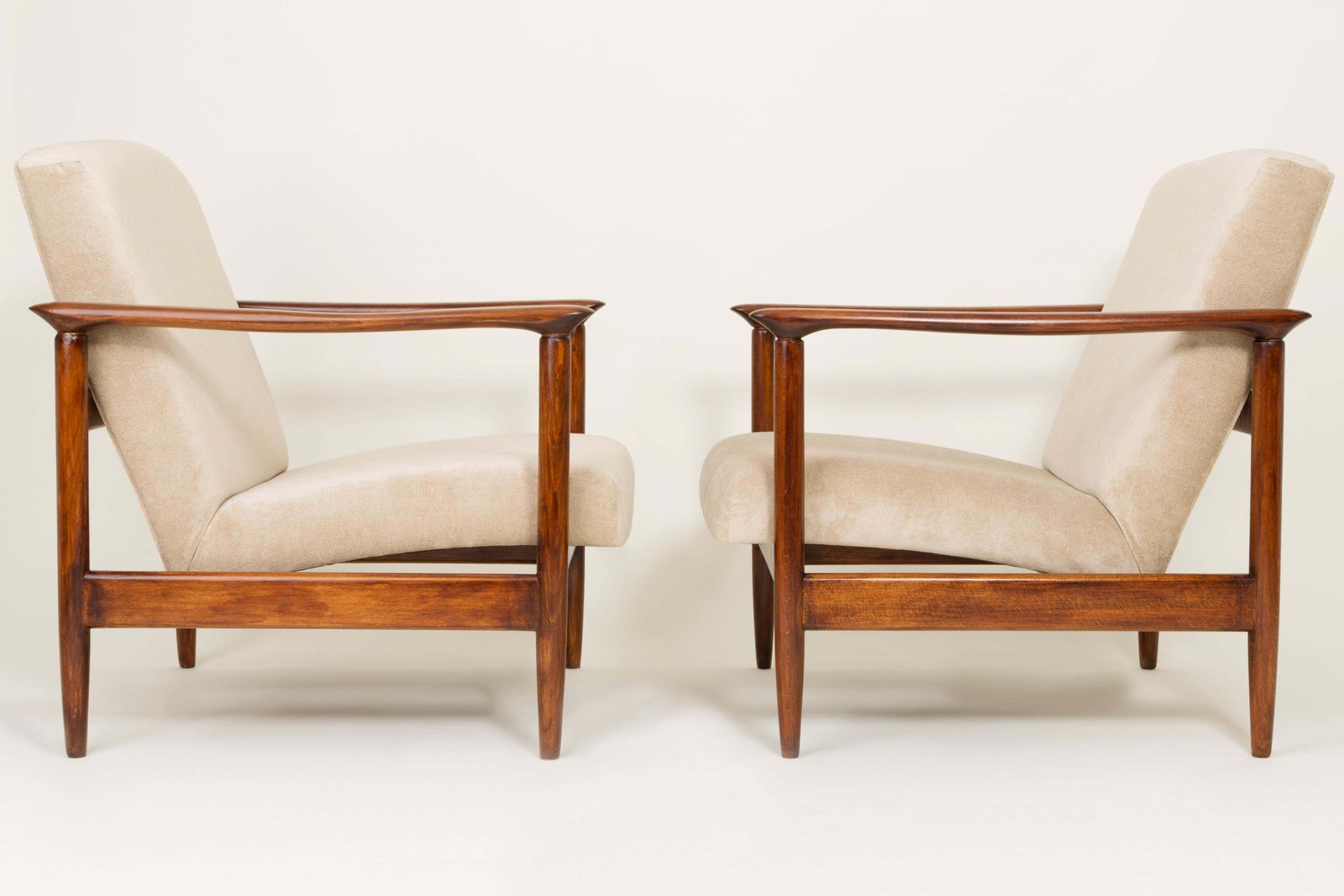 Pair Of Beige Armchairs, Edmund Homa, Gfm 142, 1960s, Poland photo Furniture