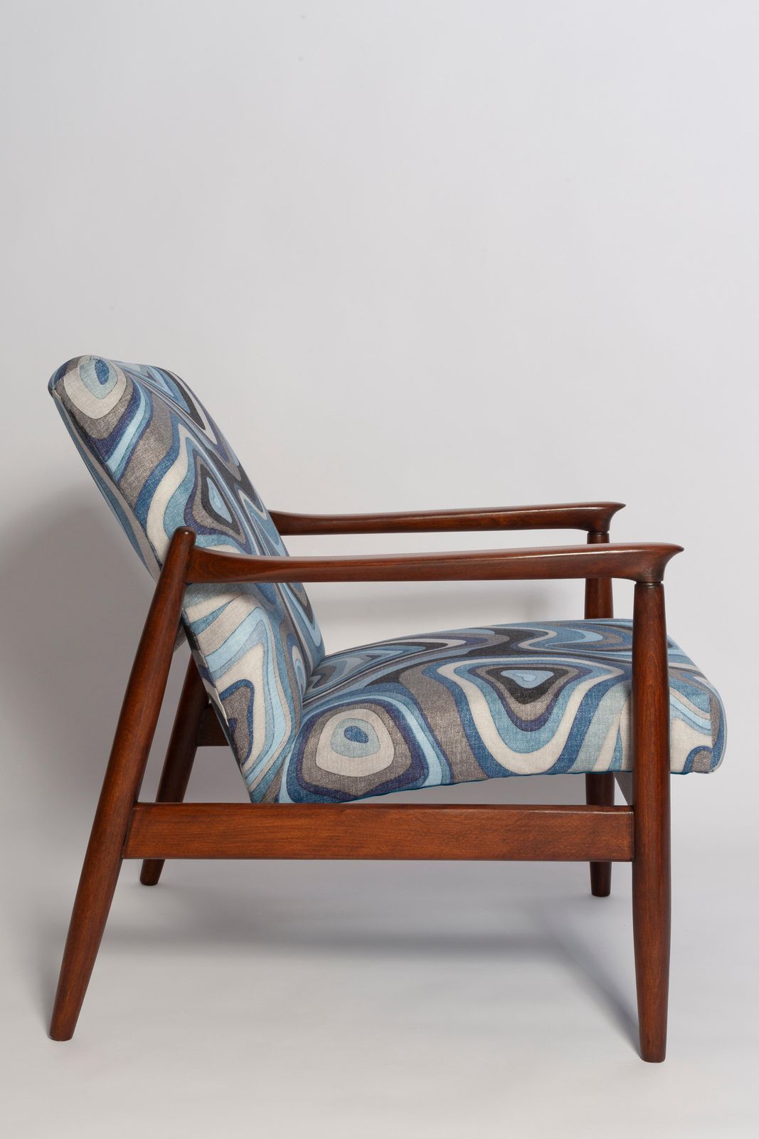 Set Blauwen Linnen Mid Century Fauteuils En Krukken, Model Gfm64, E Homa, Europa, Jaren 1960 photo vinterior