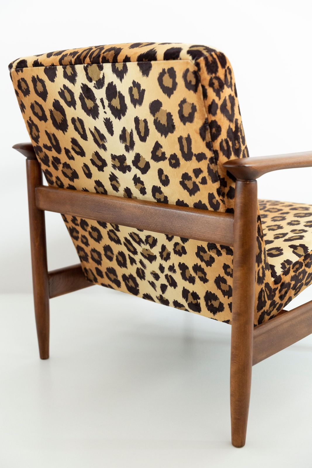 photo vinterior Set Of Two Leopard Print Velvet Armchairs, Edmund Homa, Gfm 142, 1960s, Poland