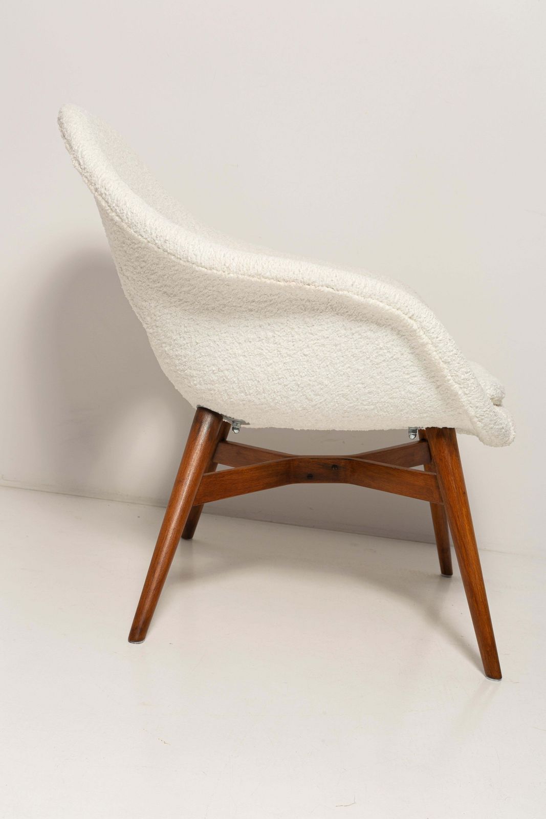 Set Of 2 Mid Century White Boucle Shell Chairs, M Navratil, Czechoslovakia, 1960 photo vinterior