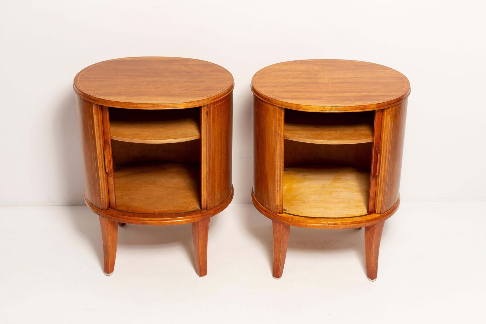 Set van twee mid-century vintage nachtkastjes, hout, Europa, jaren 1960 photo vintage