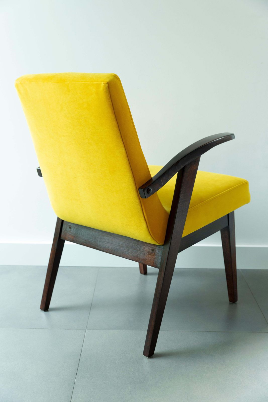 Set Of Eight Vintage Chairs In Yellow Velvet By Mieczyslaw Puchala, 1960s photo vinterior
