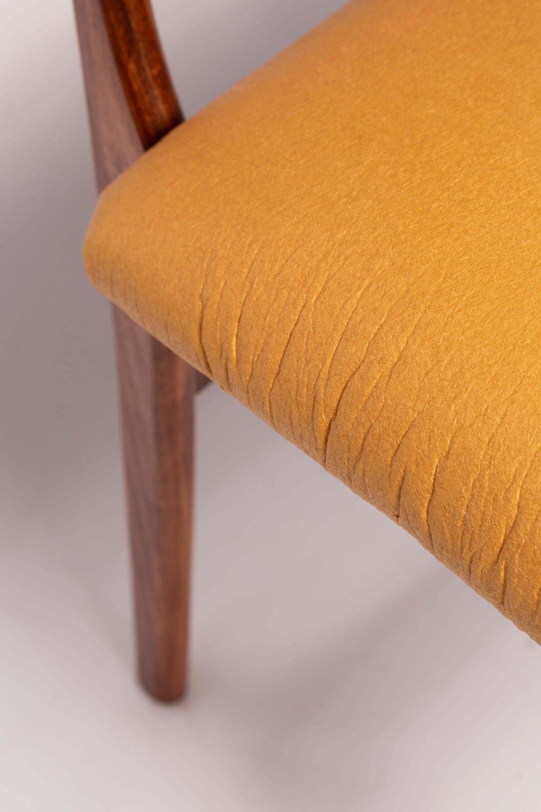 Set Of Four Mid Century Butterfly Dining Chairs, Pineapple Leather, Europe 1960s photo vintage
