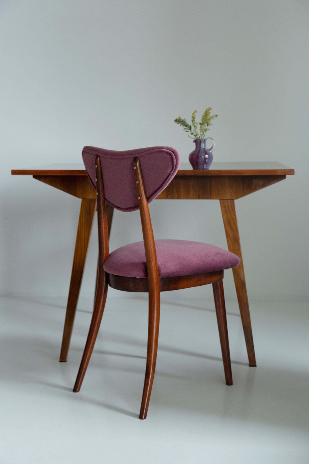 Set Van Acht Mid Century Fauteuils Met Pruimviolet Fluwelen Bekleding, Europa, Jaren 1960 photo furniture