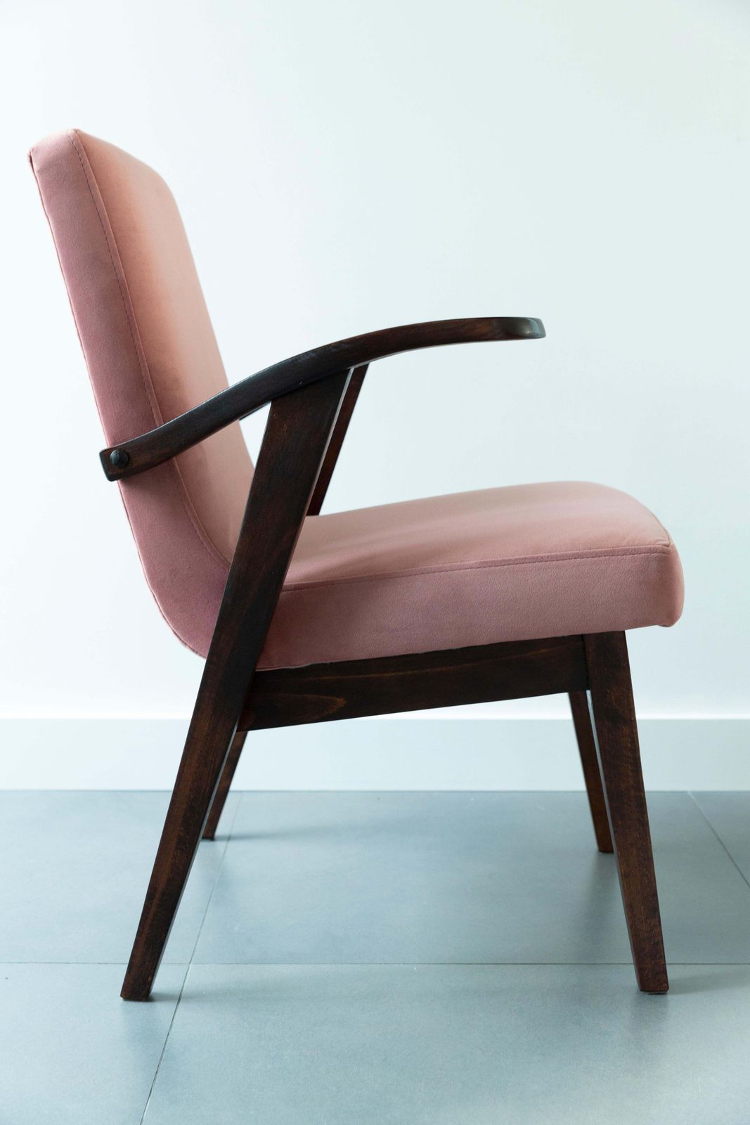 Six 20th Century Armchairs In Dusty Pink Velvet By Mieczyslaw Puchala, 1960s photo buy