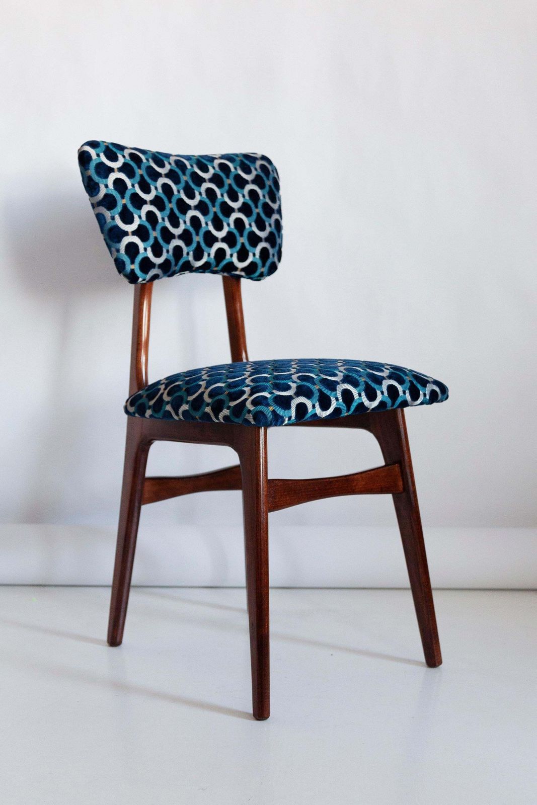 Ten Mid Century Butterfly Chairs, Blue Scarabeo Velvet, Dark Wood, Europe, 1960s photo vinterior