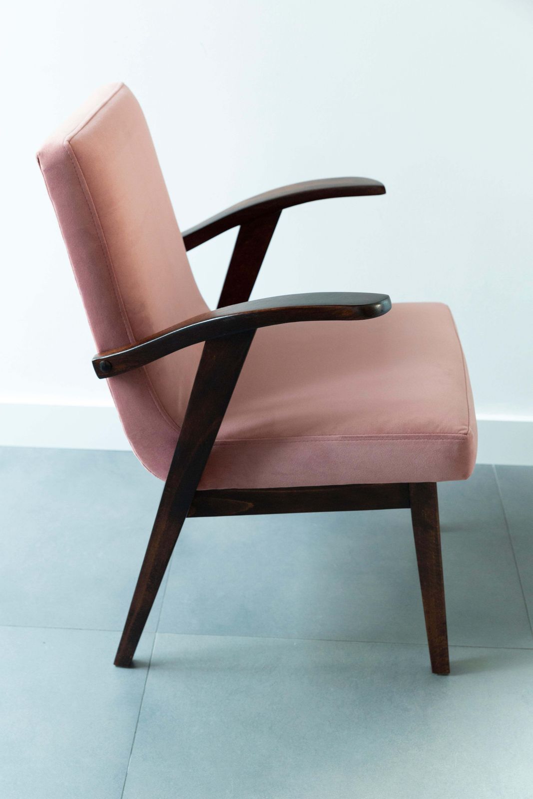 5102.0 Six 20th Century Armchairs In Dusty Pink Velvet By Mieczyslaw Puchala, 1960s photo