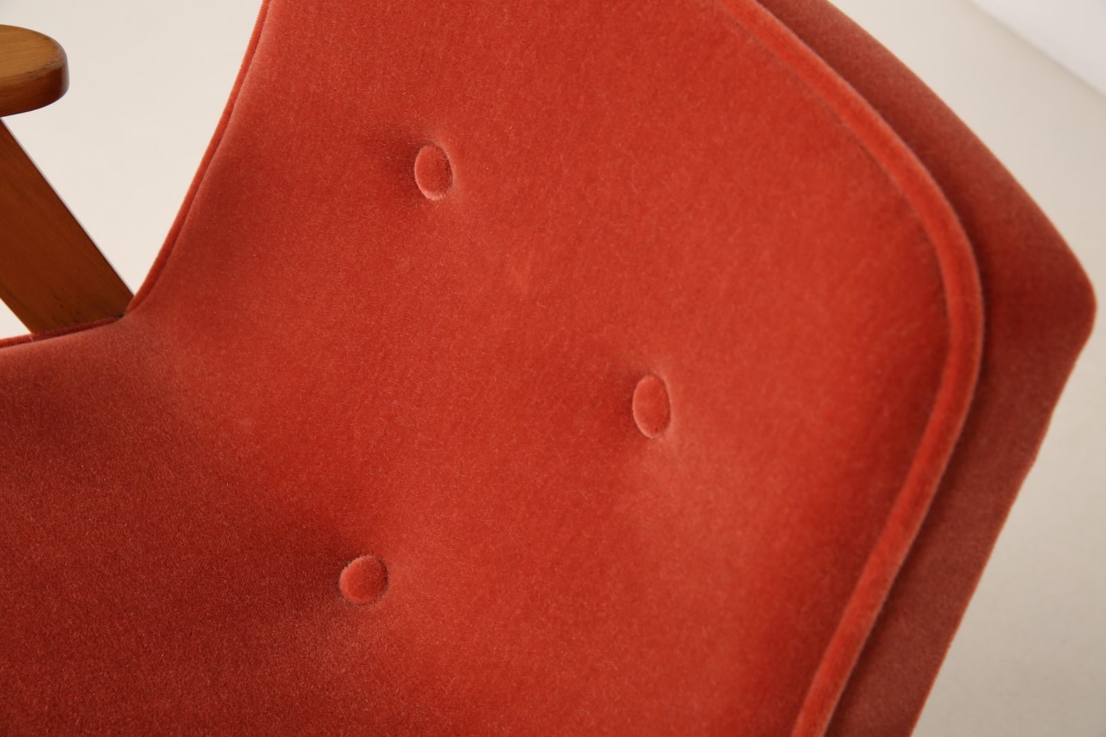 Mid Century Modern 366 Armchair, Jozef Chierowski, 1960s photo vinterior