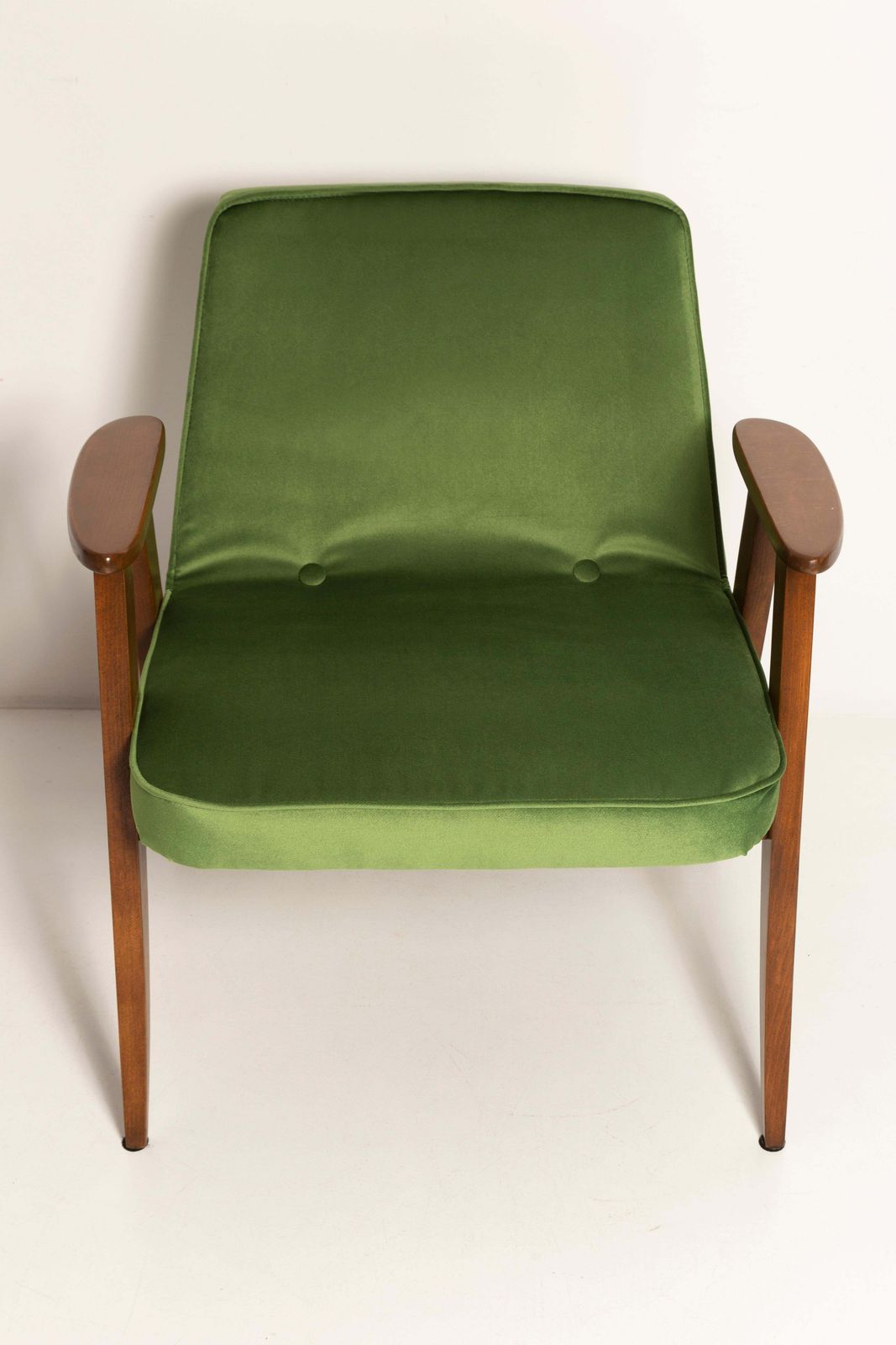 photo for sale Mid Century 366 Fauteuil In Groen Fluweel, Van Jozef Chierowski, Europa, Jaren 1960