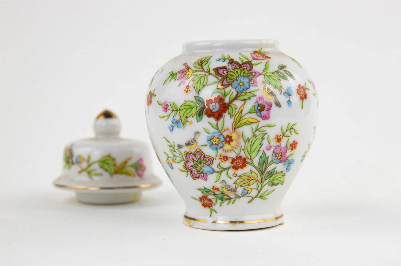 Japanese Kutani Vase, Late 20th Century photo furniture